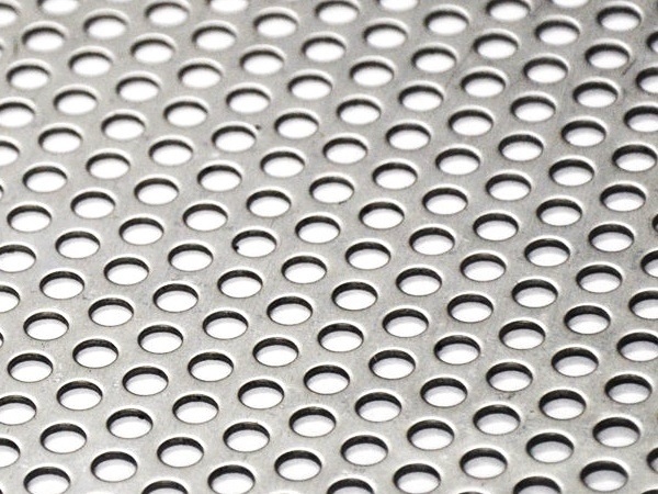 Nerezový děrovaný plech - 1.4301: 2,0 x 1000 x 2000 - Rv 2-4